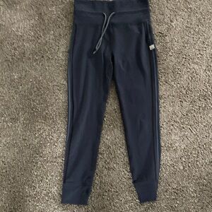Vuori leggings, Medium